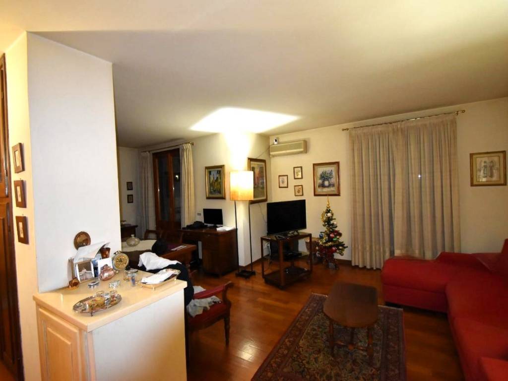 Villetta a schiera a Prato in Via Curzio Malaparte, 23 - Foto 2