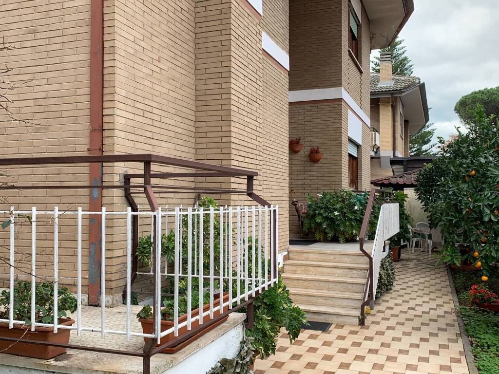 Villa a Latina in Via Emilia - Foto 3