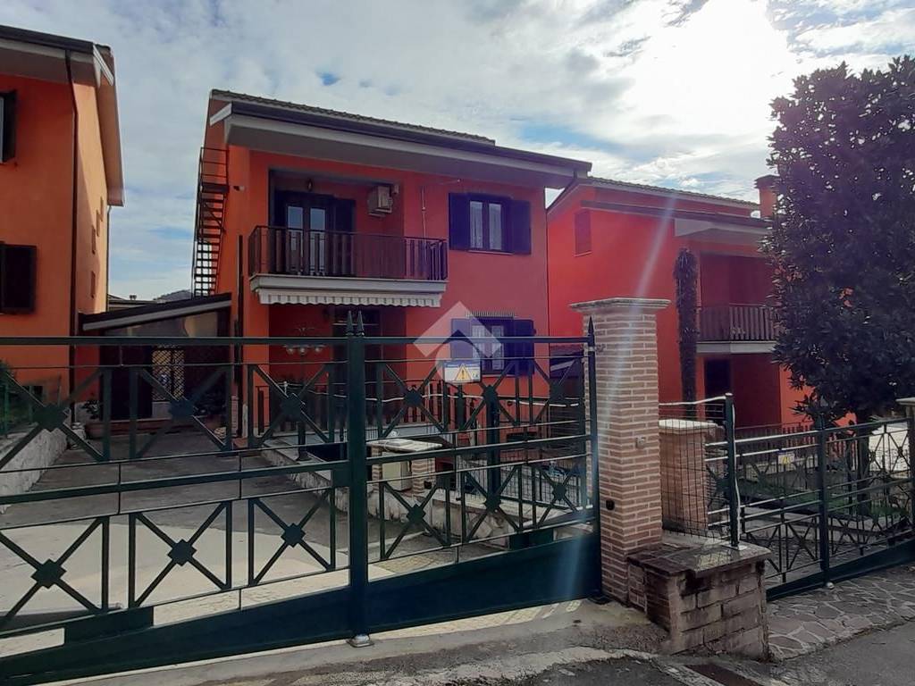 Villetta a schiera a Alatri in Via Aldo Moro, 21 - Foto 3