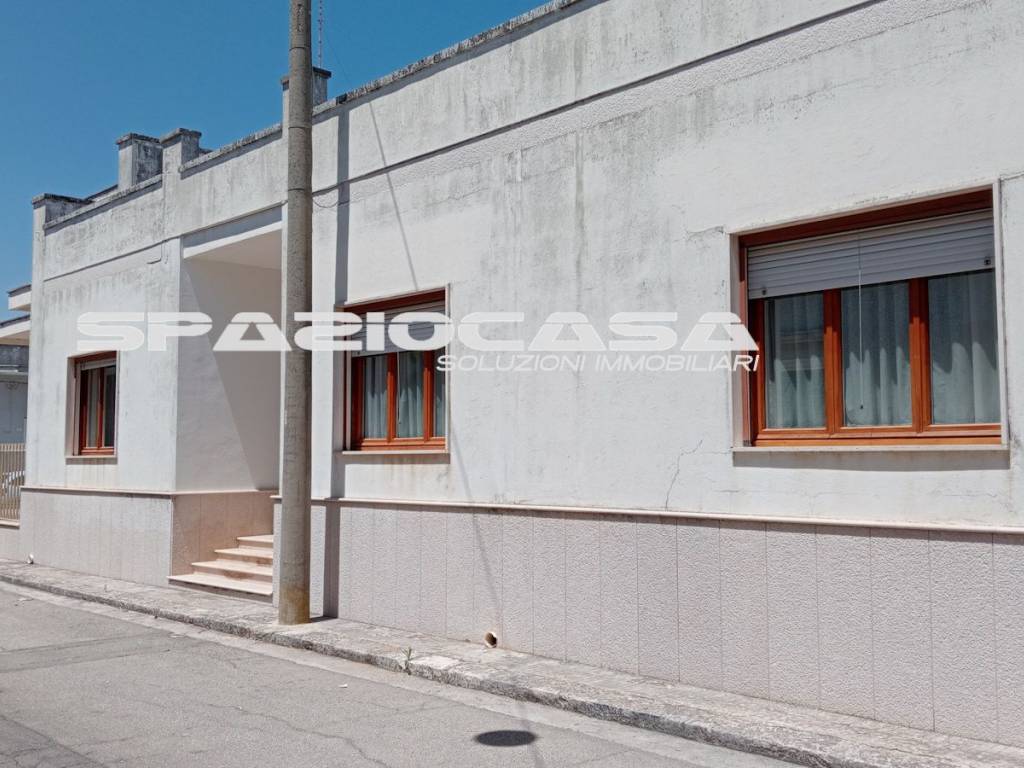 Casa indipendente a Calimera in Via Tenente Donato Tommasi, 69 - Foto 2