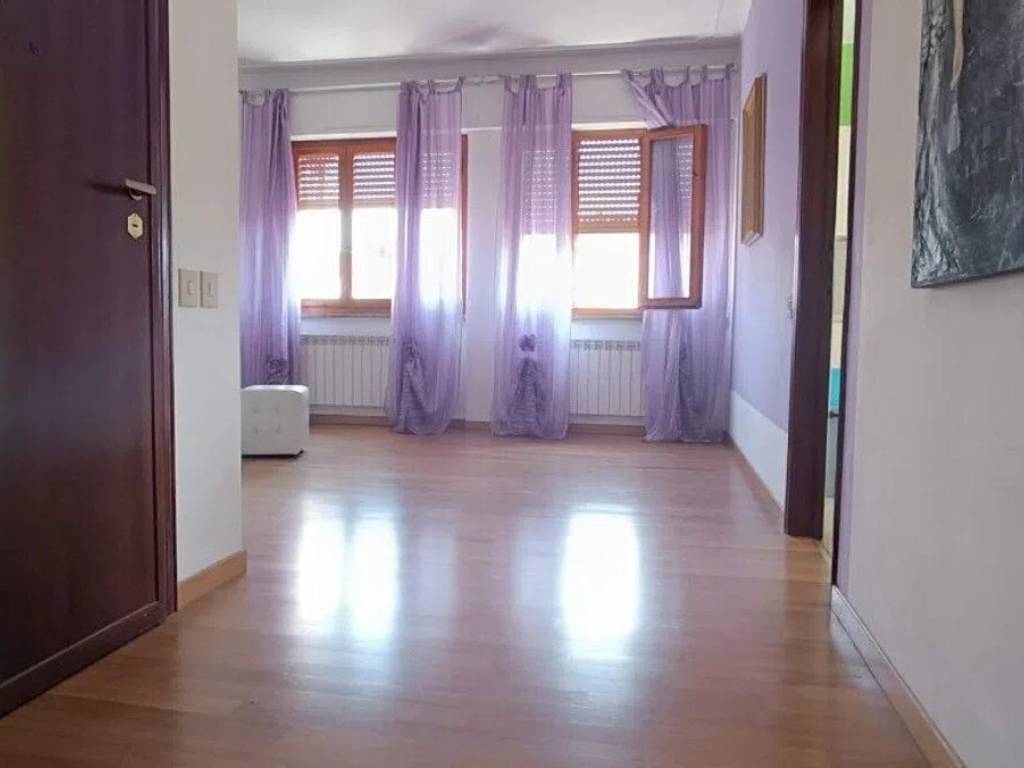 Appartamento a Camaiore in Via Gabriele D'Annunzio - Foto 2