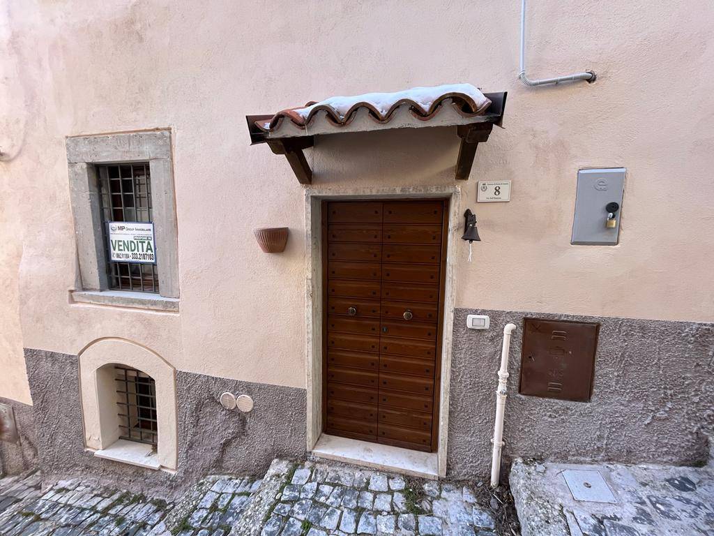 Appartamento a Rocca di cambio in Via dell'Amicizia - Foto 4