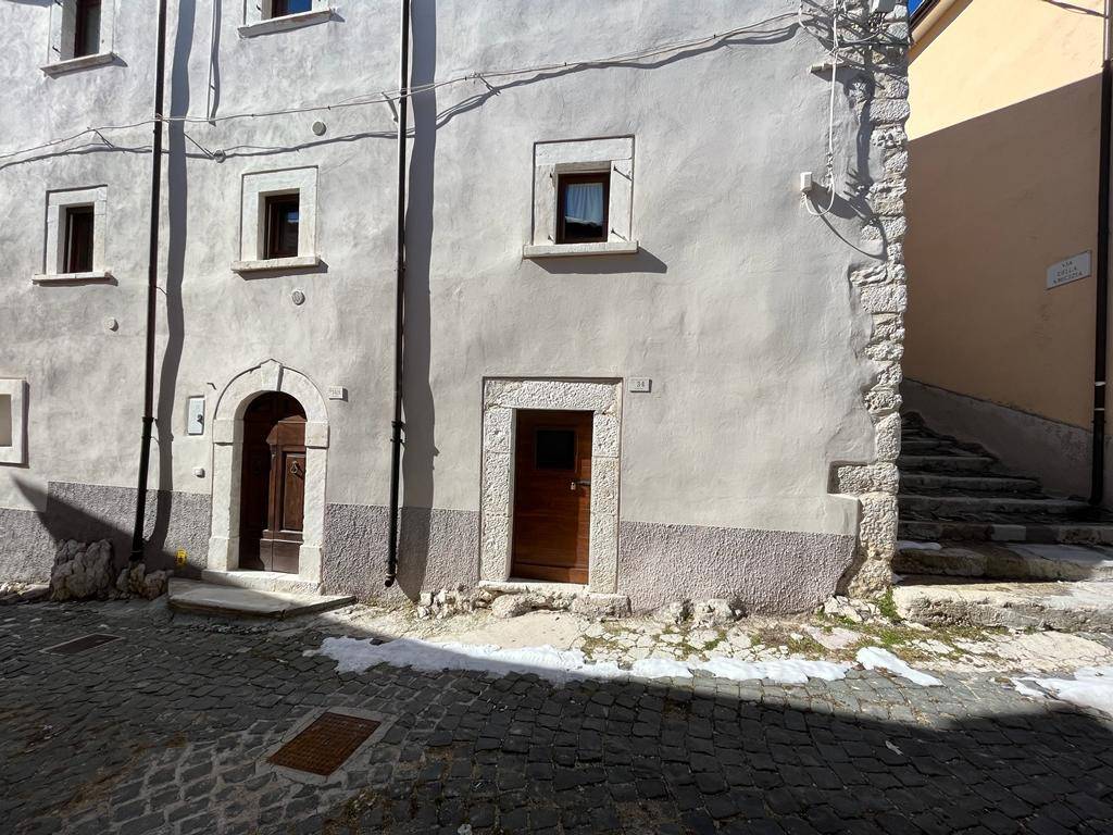 Appartamento a Rocca di cambio in Via dell'Amicizia - Foto 5
