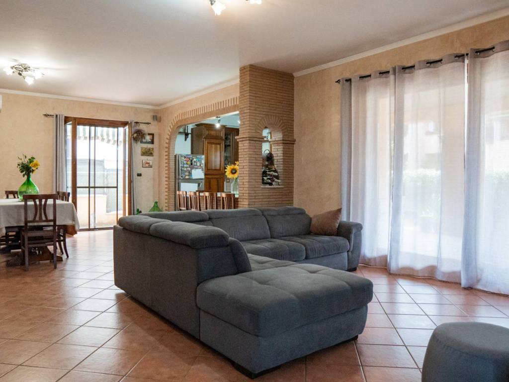 Villa a Sermoneta in Via Domenico Fiorentini - Foto 2