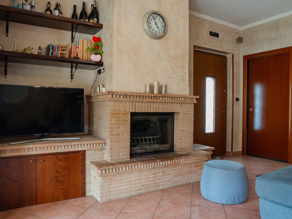 Villa a Sermoneta in Via Domenico Fiorentini - Foto 4