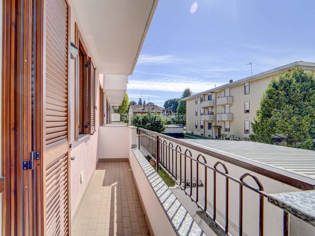 Appartamento a Cardano al campo in Via Roma 36 - Foto 3