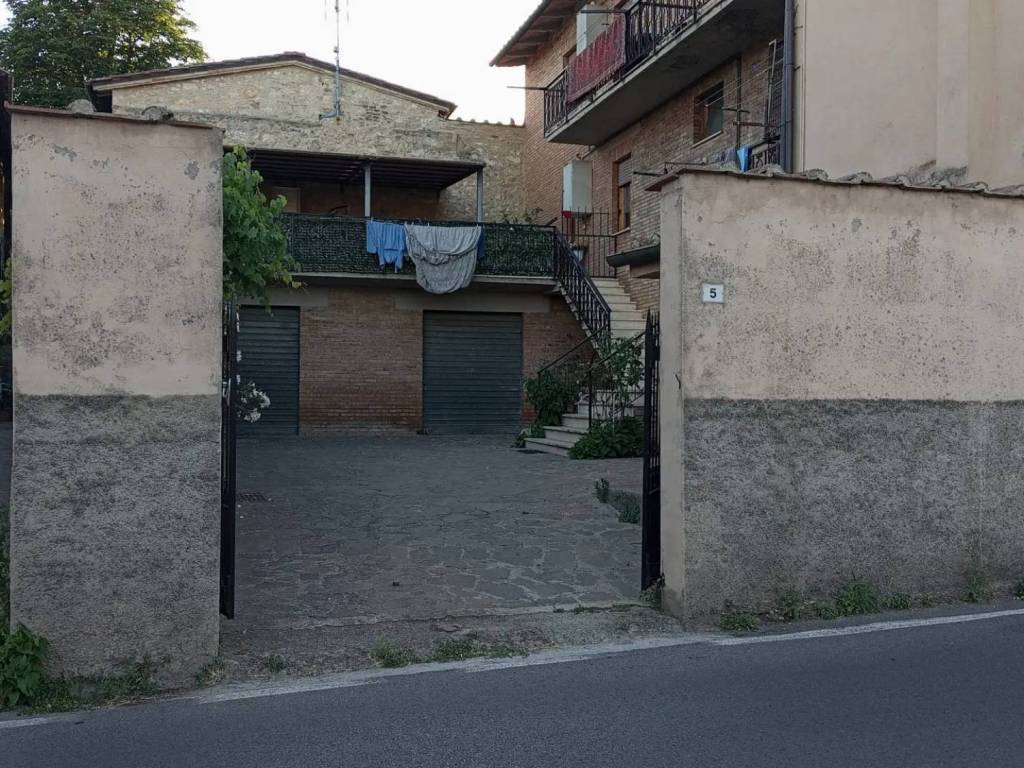 Palazzo / stabile a Colle di val d'elsa in Via Simone Martini - Foto 3