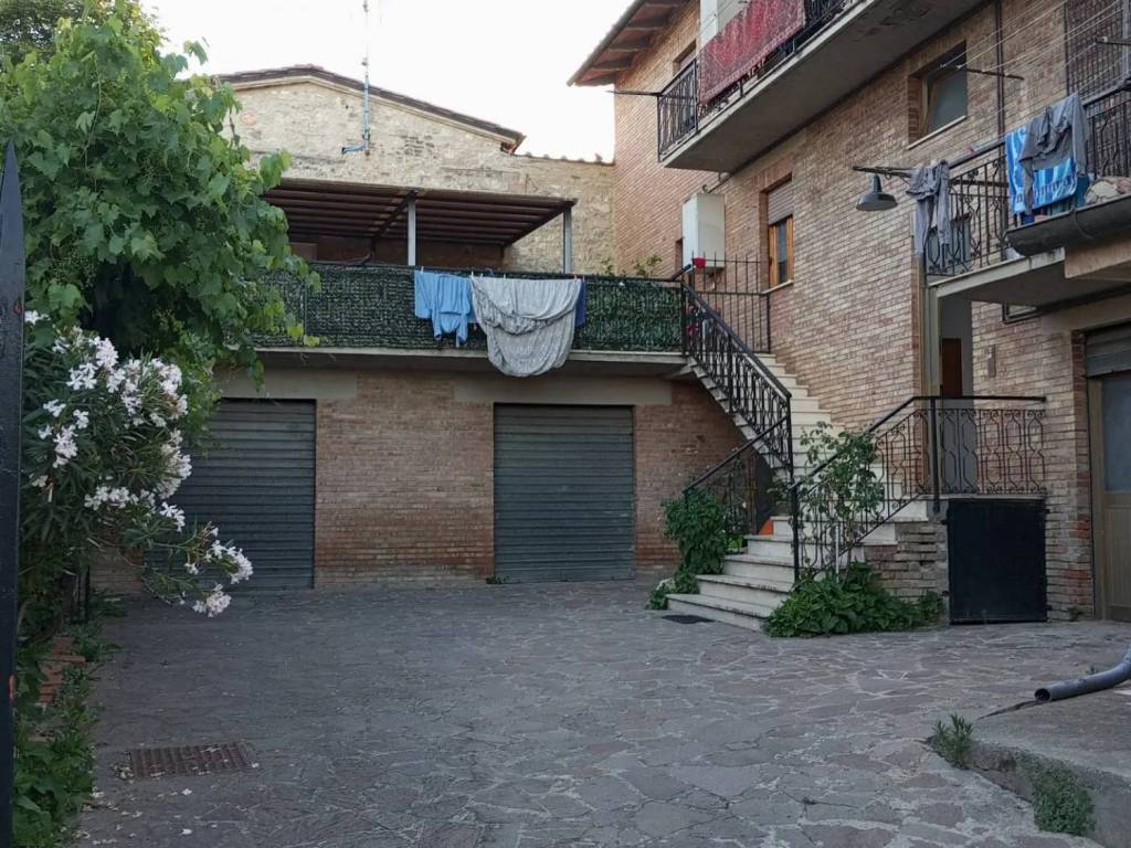 Palazzo / stabile a Colle di val d'elsa in Via Simone Martini - Foto 4