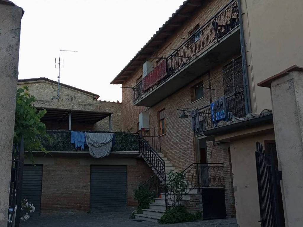 Palazzo / stabile a Colle di val d'elsa in Via Simone Martini - Foto 5