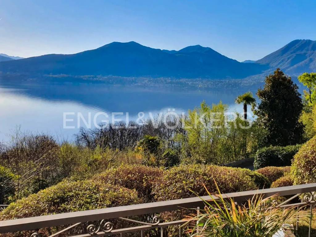 Villa a Oggebbio in Strada Antonio Manzi, 146 - Foto 2