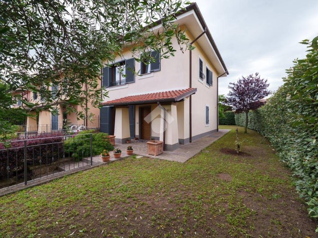 Villetta a schiera a Viterbo in Via Carlo Carrà - Foto 2