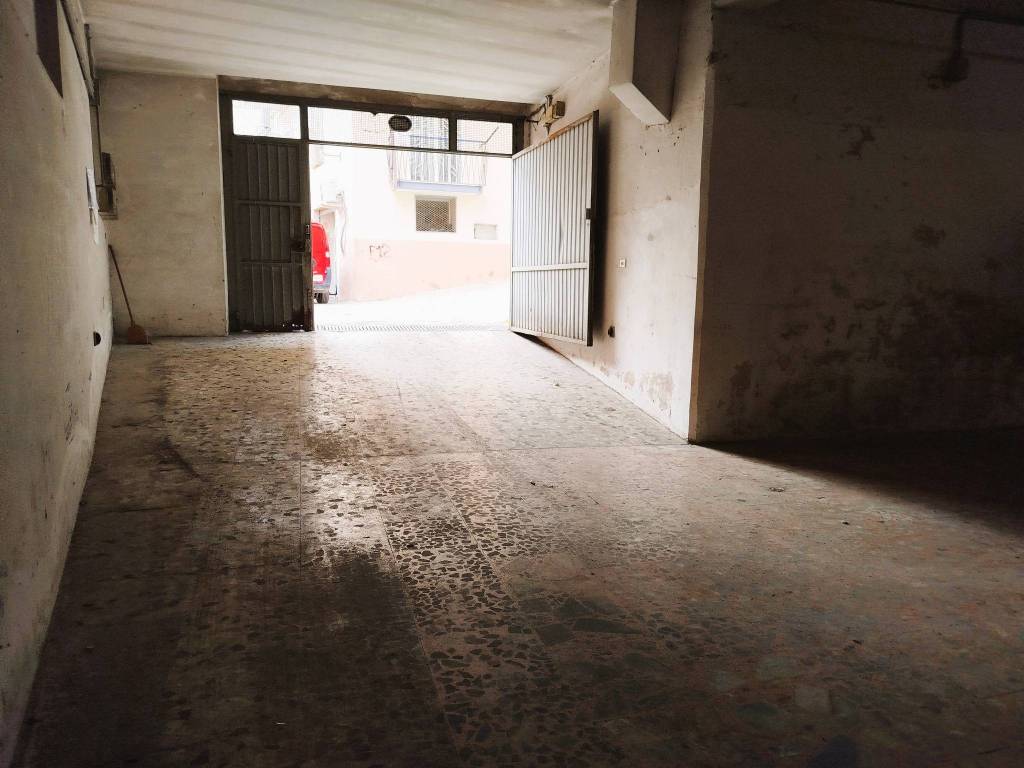 Box / garage a Manfredonia in Via Ludovico Ariosto - Foto 3