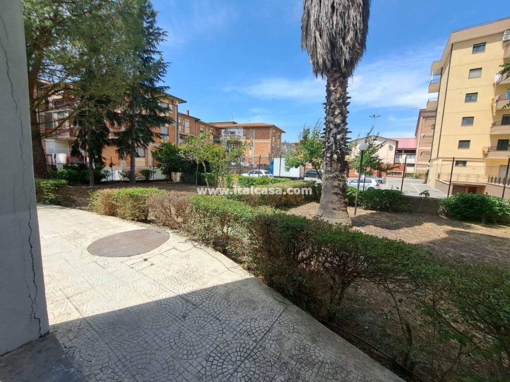 Appartamento a Crotone in Via Giovanni Paolo II - Foto 5