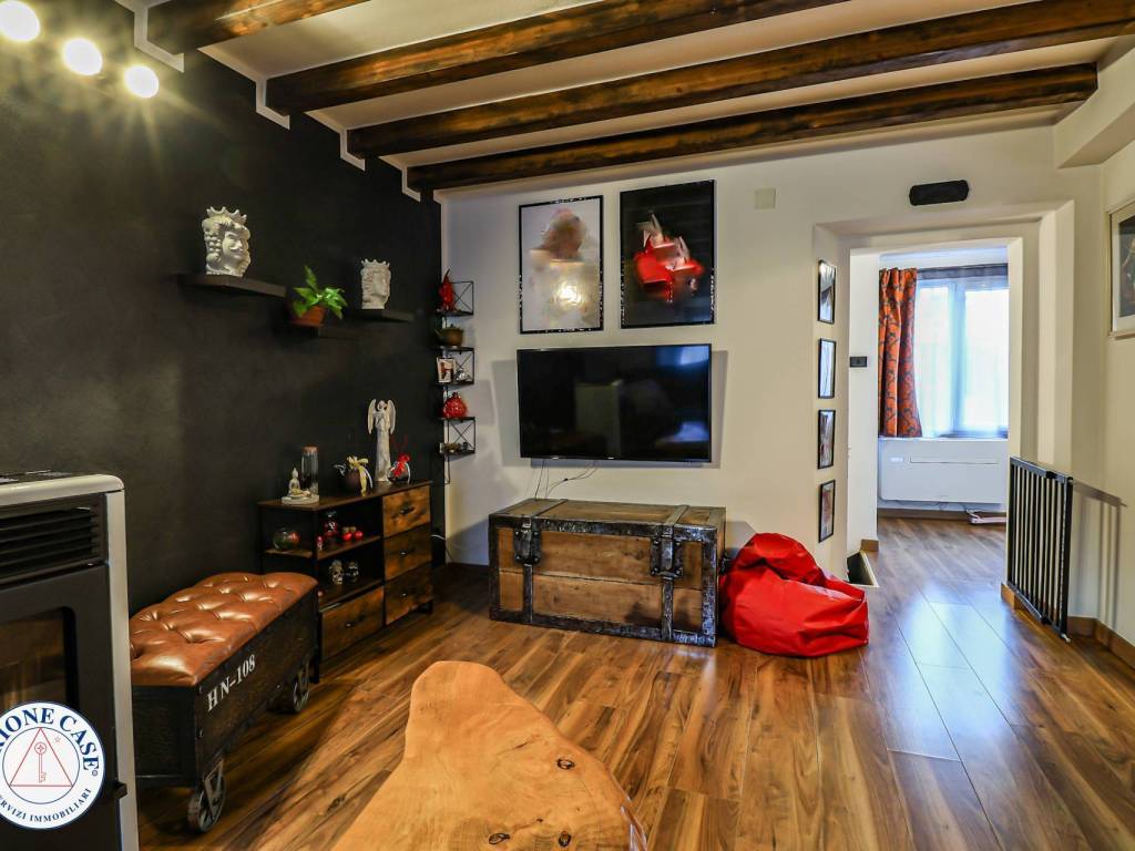 Casa indipendente a Cadegliano-viconago in Via Benedetto Cairoli, 13 - Foto 2