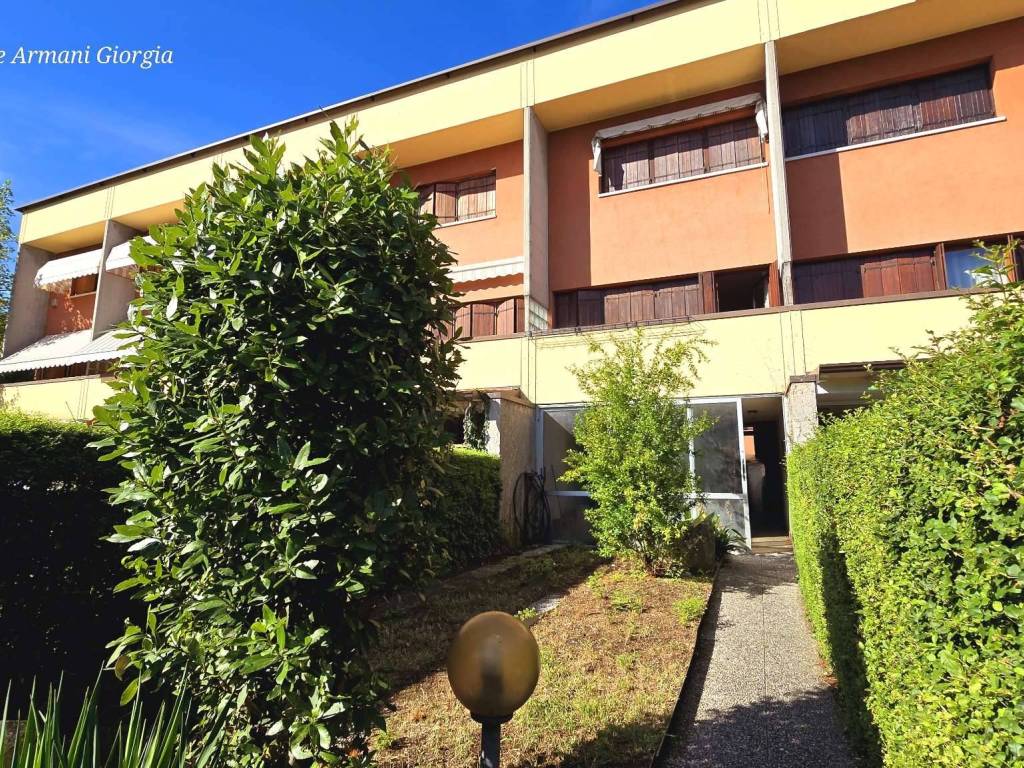 Villetta a schiera a Verona in via Marche 57 - Foto 1