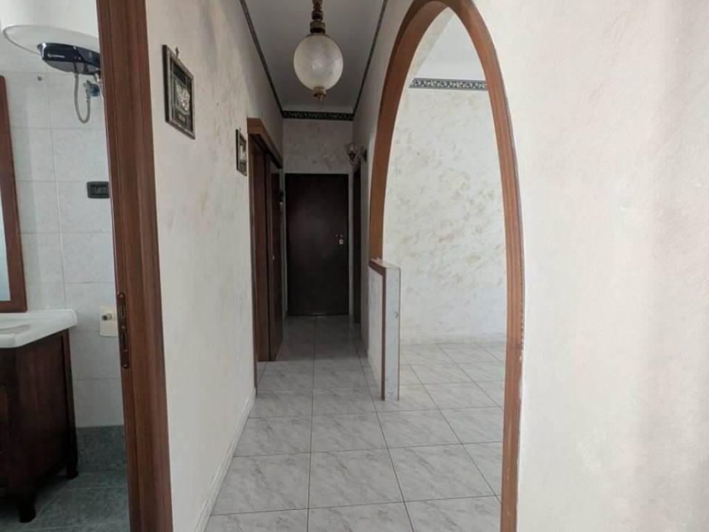 Appartamento a Taranto in VIA LAGO DI COMO - Foto 2