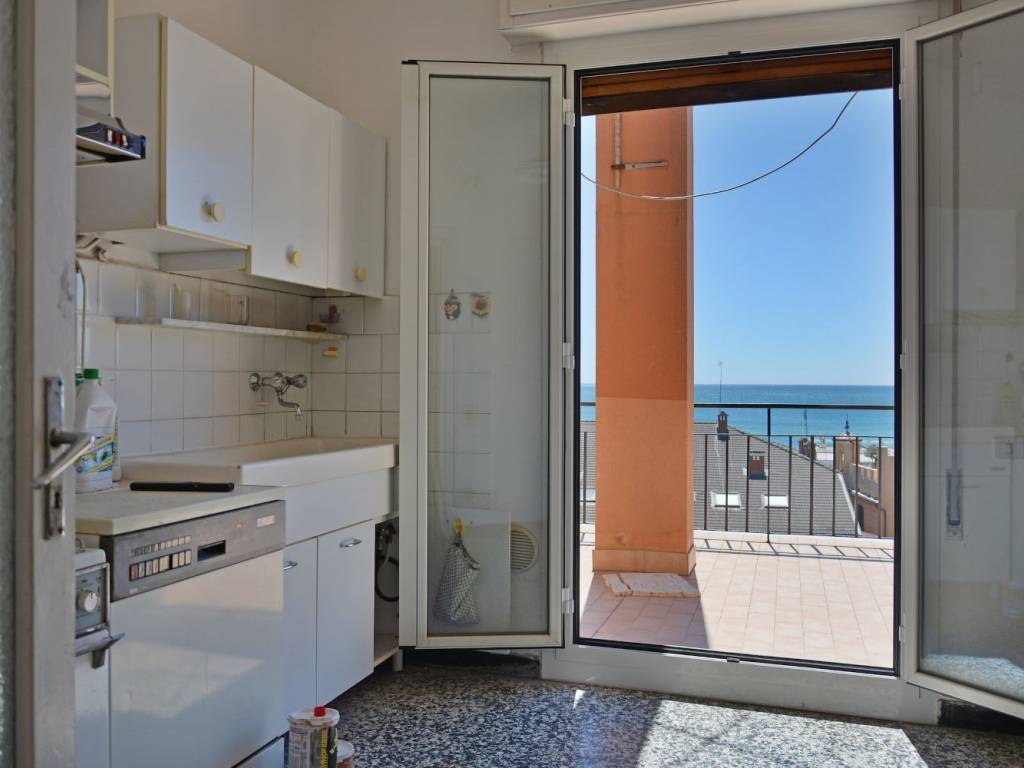 Appartamento a Albissola marina in Piazza Liguria - Foto 3