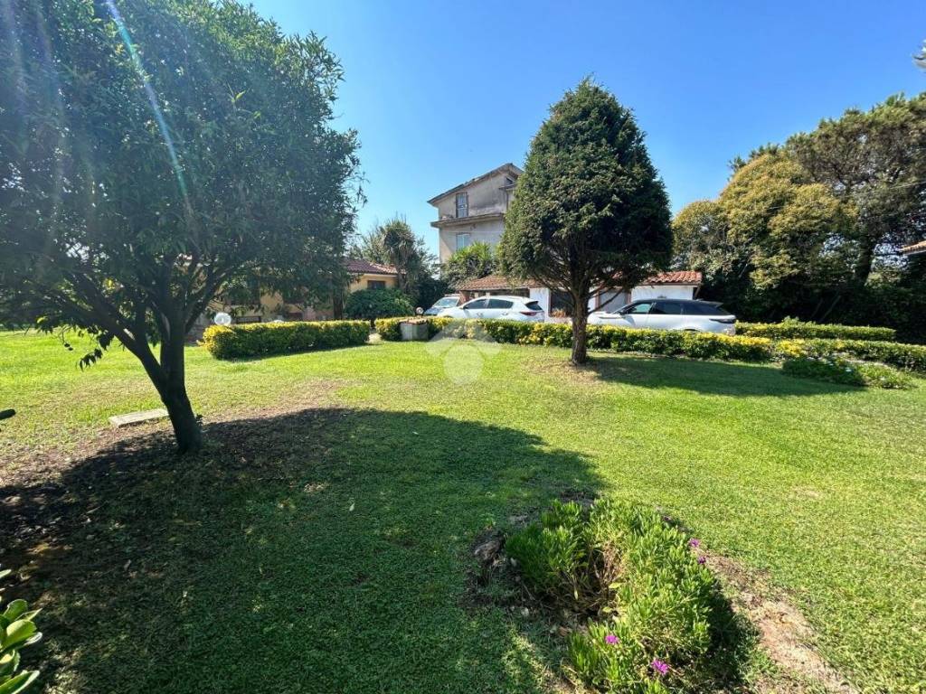 Villa a Aprilia in Via Stura, 62 - Foto 3