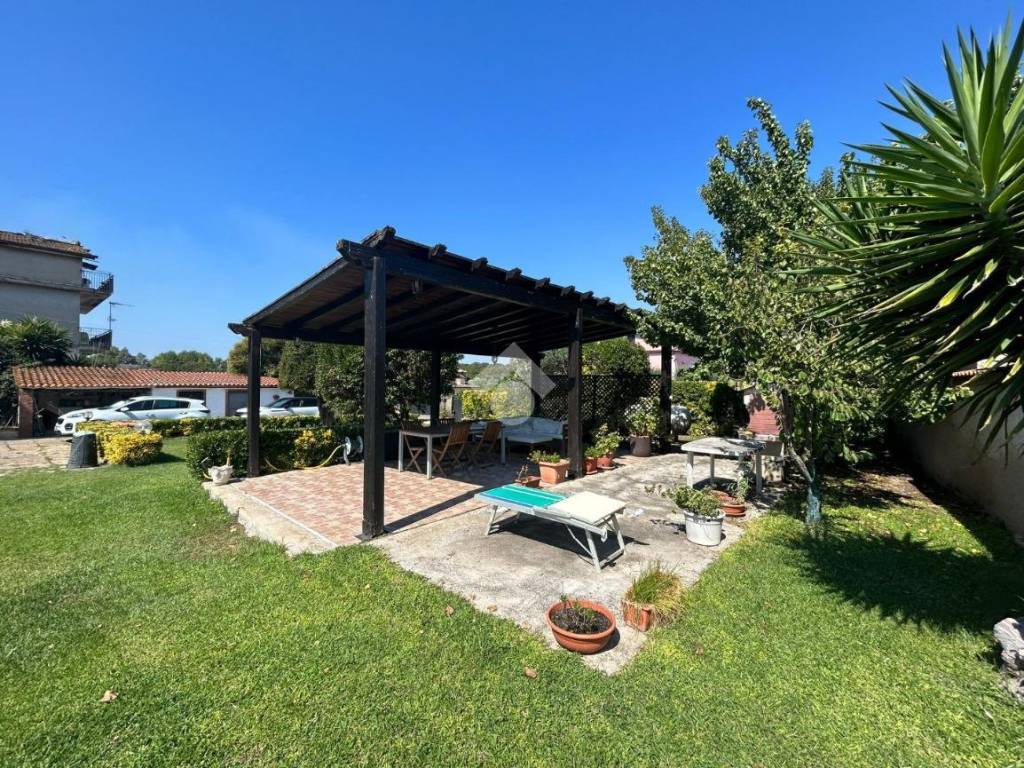 Villa a Aprilia in Via Stura, 62 - Foto 4