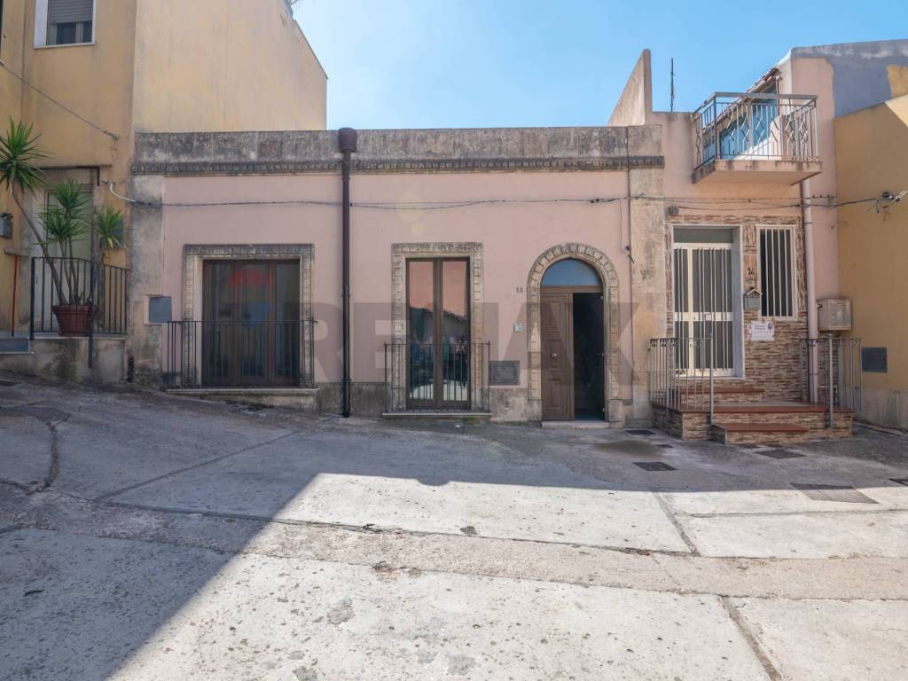 Casa indipendente a Melilli in Via Pozzo Crivello, 20 - Foto 2