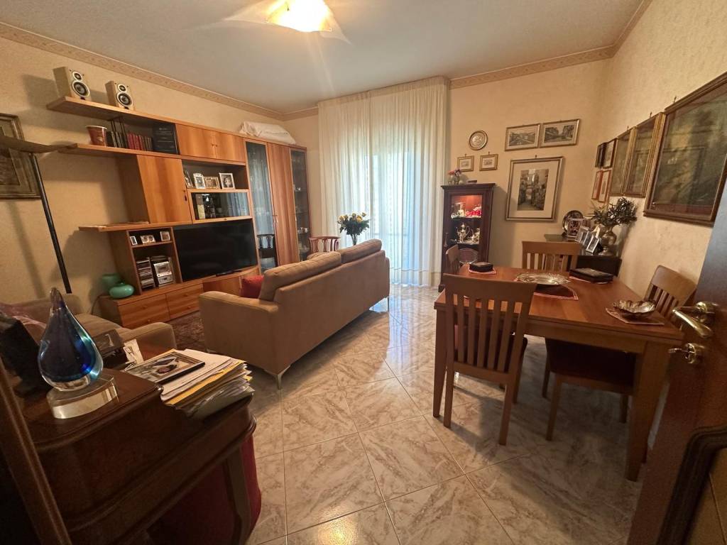 Appartamento a Catanzaro in Via Papa Giovanni XXIII - Foto 2