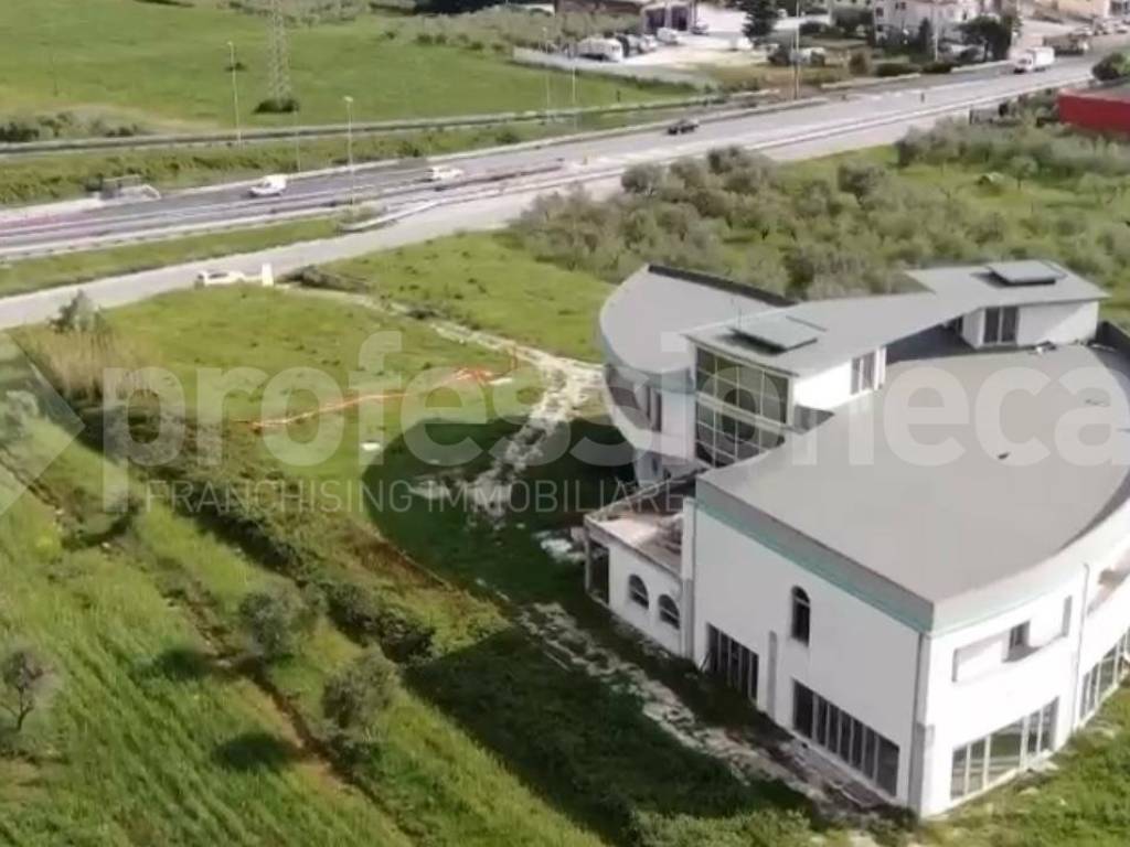 Palazzo / stabile a Montaquila in S.S. 85 - Foto 4