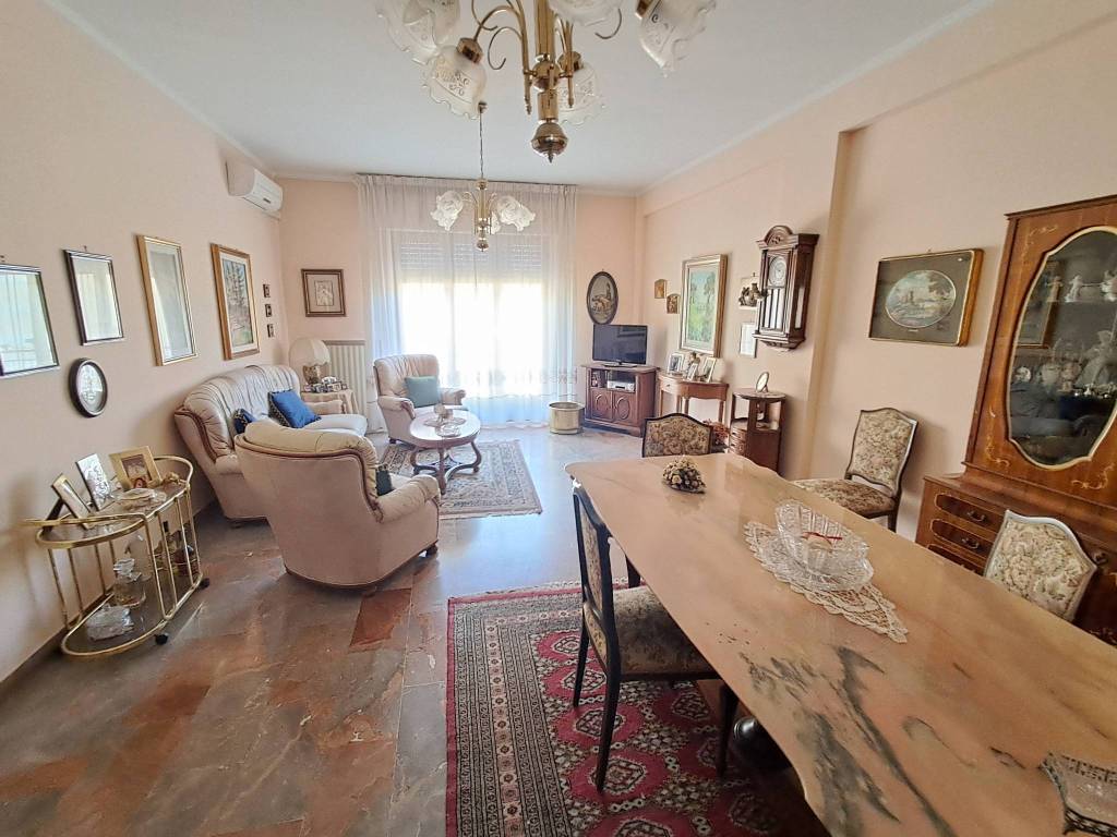 Appartamento a Catanzaro in Via Vittorio Butera, 14 - Foto 2