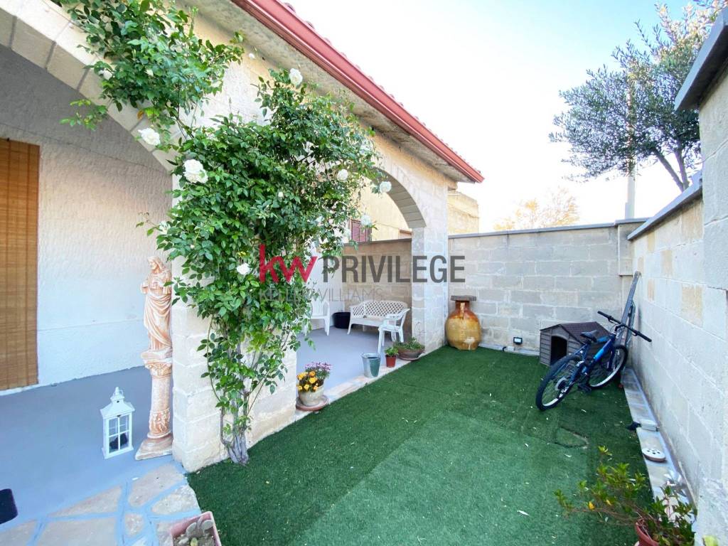 Villa a San donaci in Via Campi, 164 - Foto 2