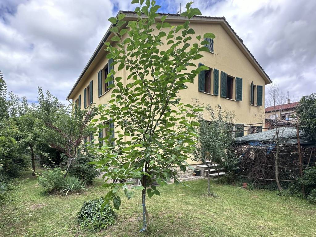 Appartamento a Città di castello in Via Ugo Foscolo - Foto 2