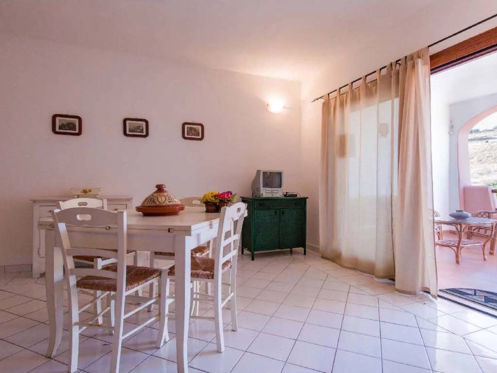 Appartamento a Loiri porto san paolo in via degli oleandri - Foto 4