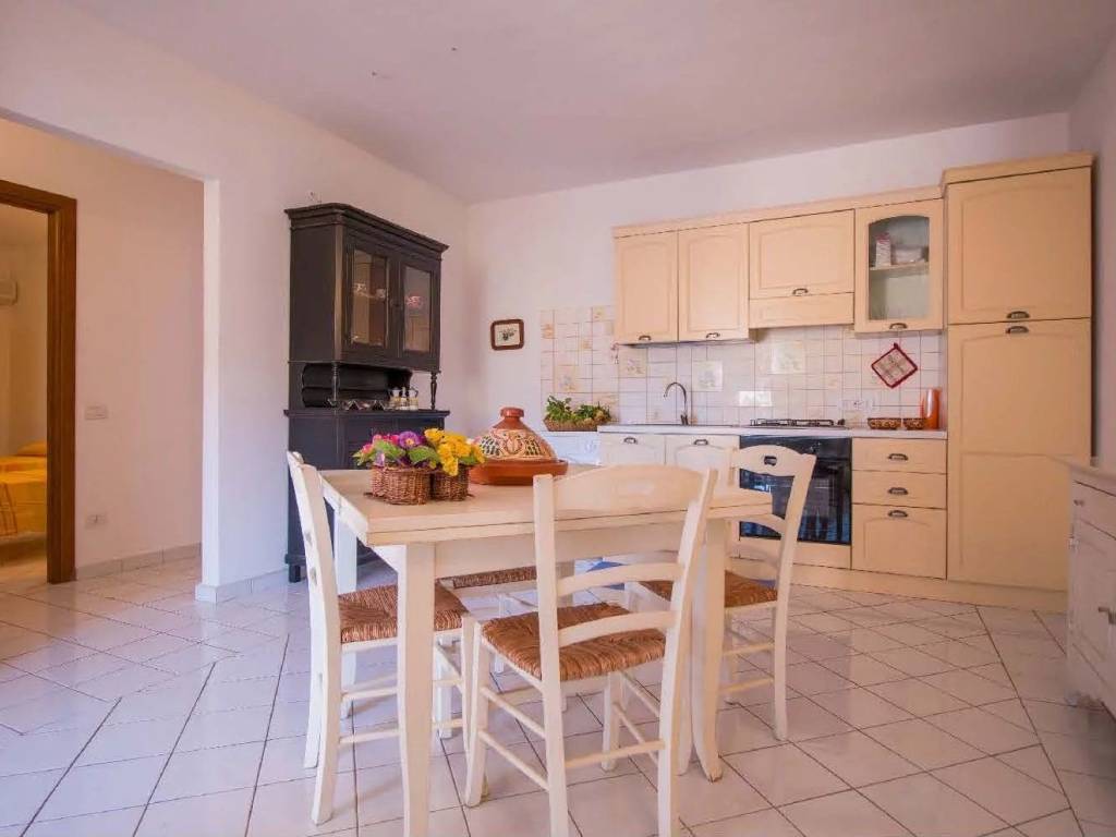 Appartamento a Loiri porto san paolo in via degli oleandri - Foto 5