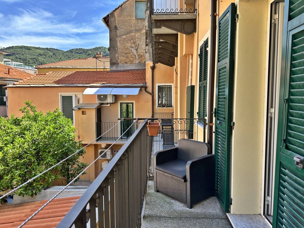 Appartamento a Finale ligure in Via Giovanni Porro, 15 - Foto 4