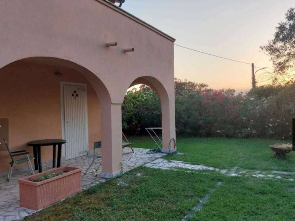 Villa a Castelnuovo magra in via degli ulivi - Foto 2