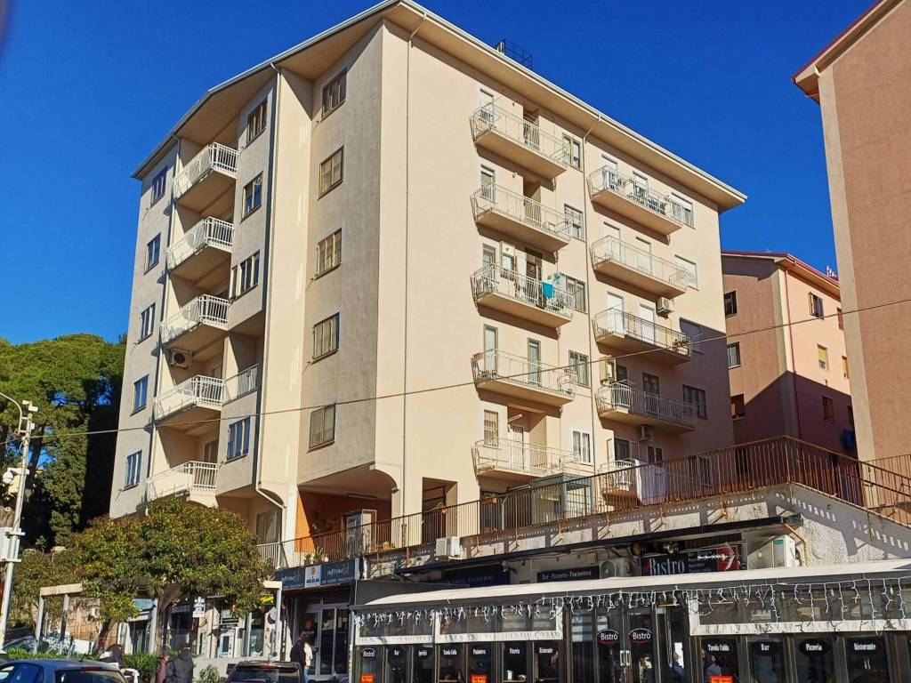 Appartamento a Catanzaro in Via Luigi Rossi, 1 - Foto 2