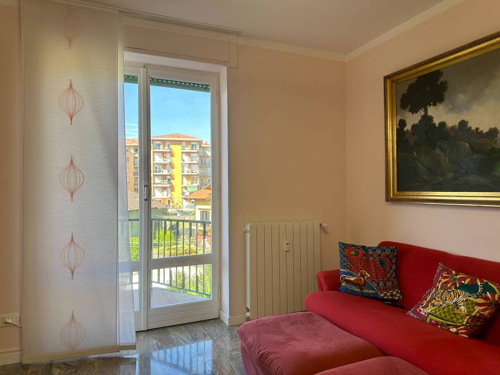 Appartamento a Arona in Via Vittorio Veneto - Foto 3