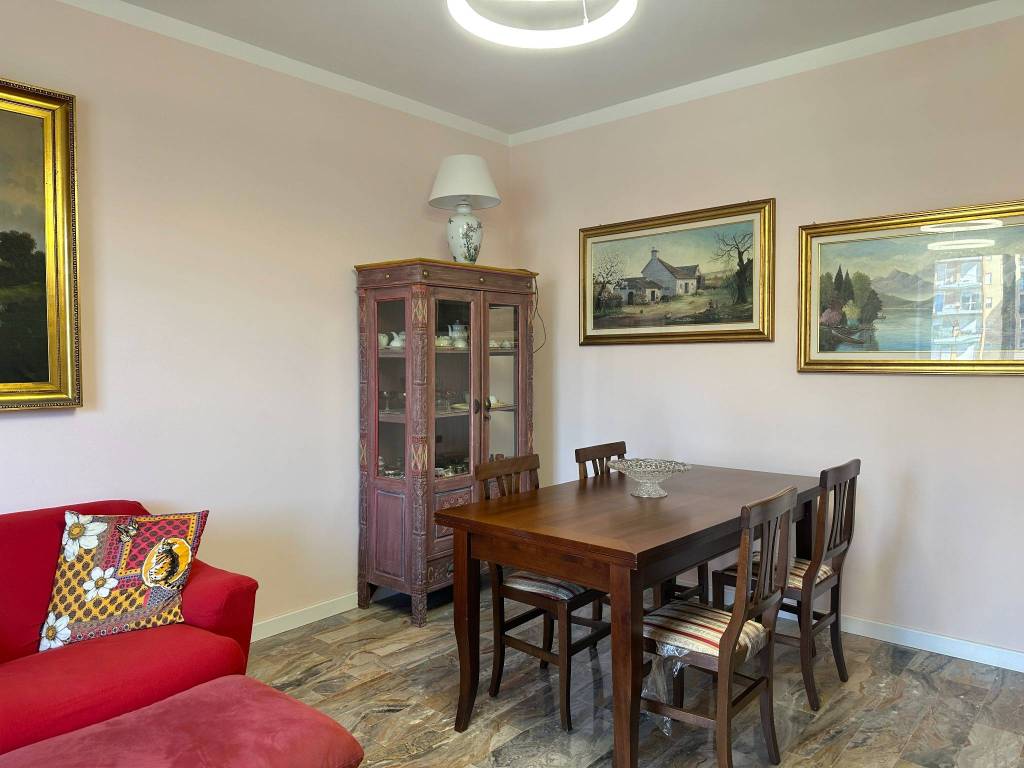 Appartamento a Arona in Via Vittorio Veneto - Foto 4