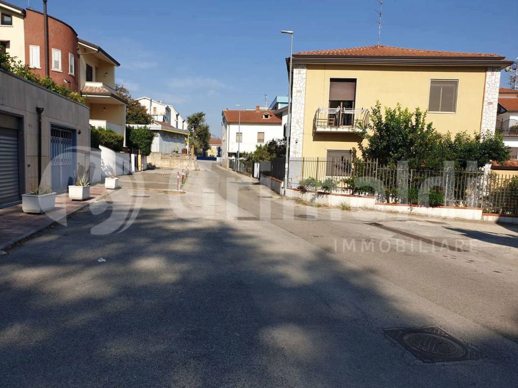 Box / garage a Benevento in Via Marco da Benevento - Foto 3