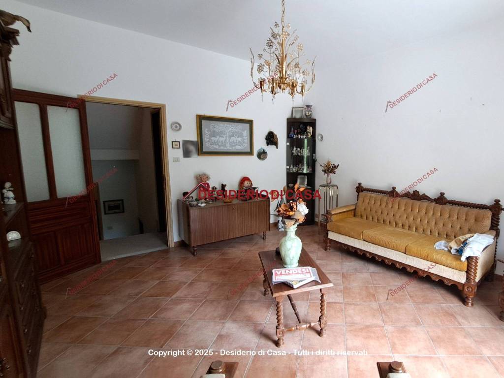 Casa indipendente a Isnello in Via B. Ortolani, 23 - Foto 2