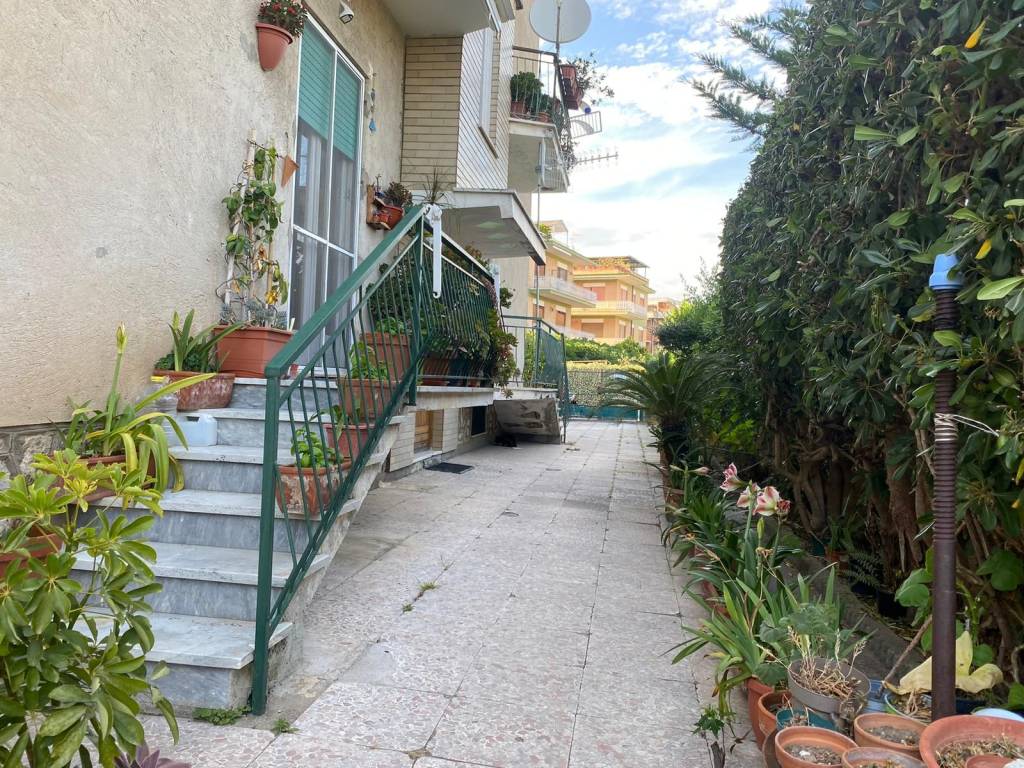 Appartamento a Minturno in Via Filippo Merola, 26 - Foto 2