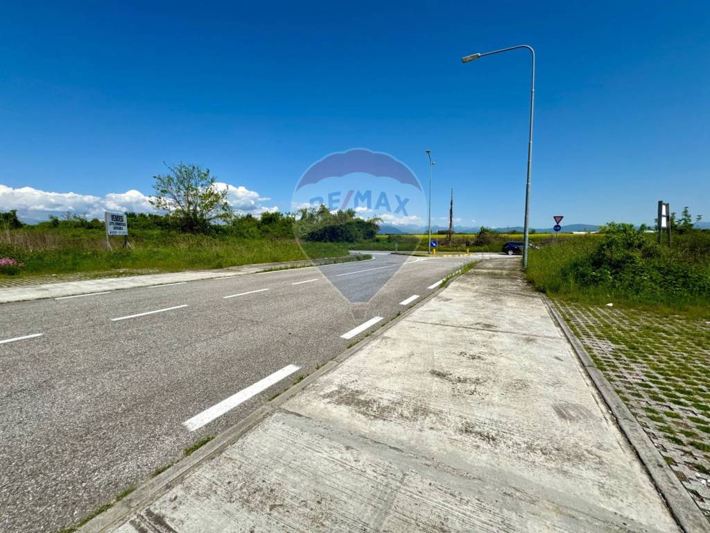 Terreno a Udine in VIALE PALMANOVA, 486 - Foto 3
