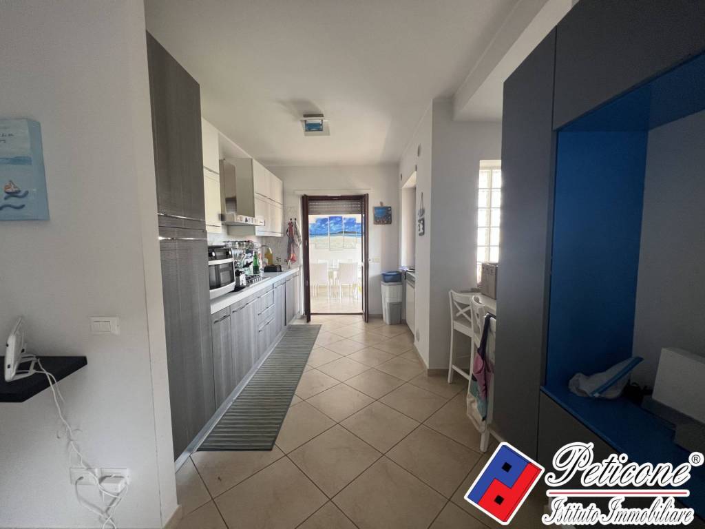 Appartamento a Fondi in Via Spinete III - Foto 3