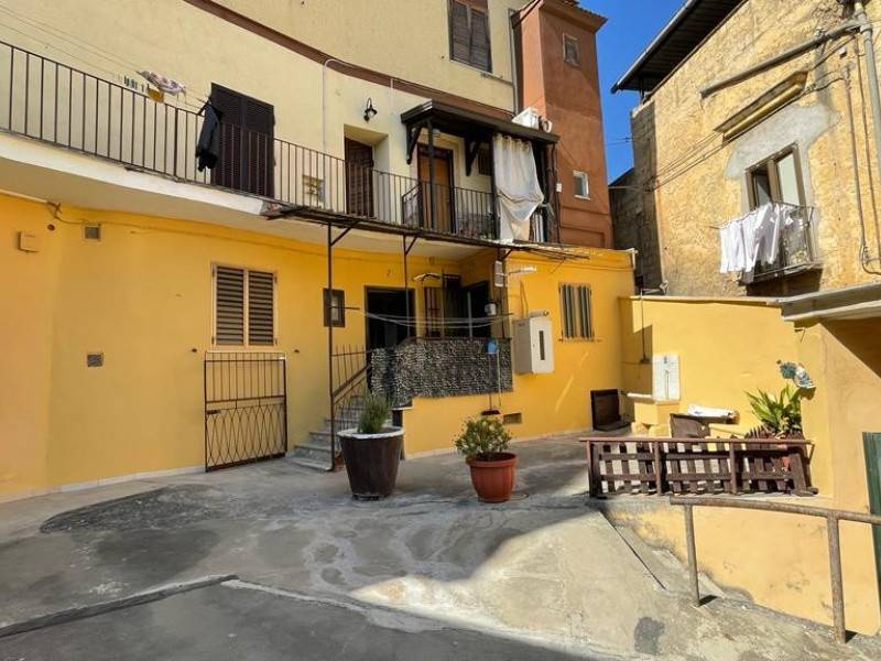 Appartamento a Maddaloni in Via Costanzi - Foto 2