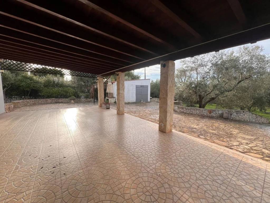 Villa a Ostuni in Sp Ostuni-Ceglie S.N.C. - Foto 3