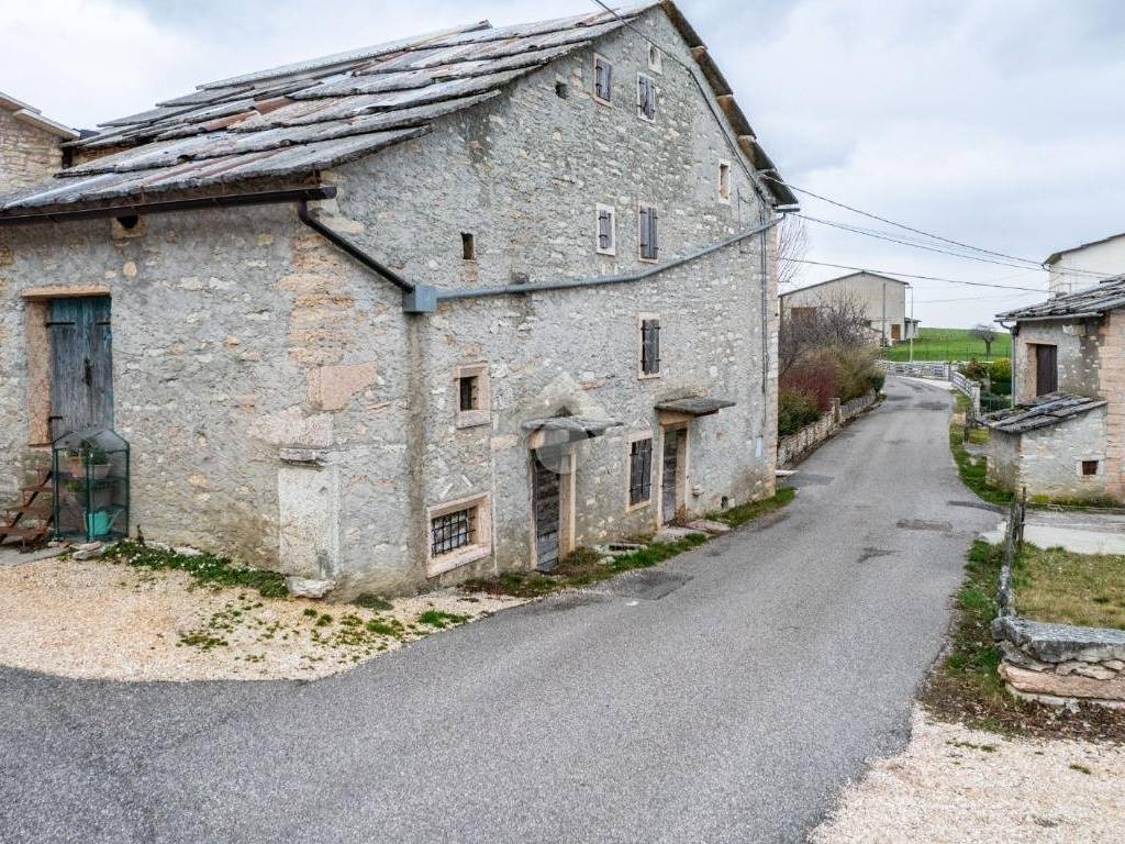 Rustico / casale a Erbezzo in Contrada Masselli - Foto 2
