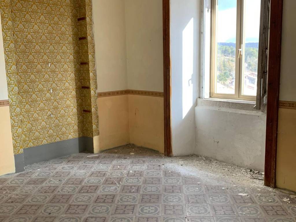 Casa indipendente a Carovilli in Corso Centrale - Foto 3