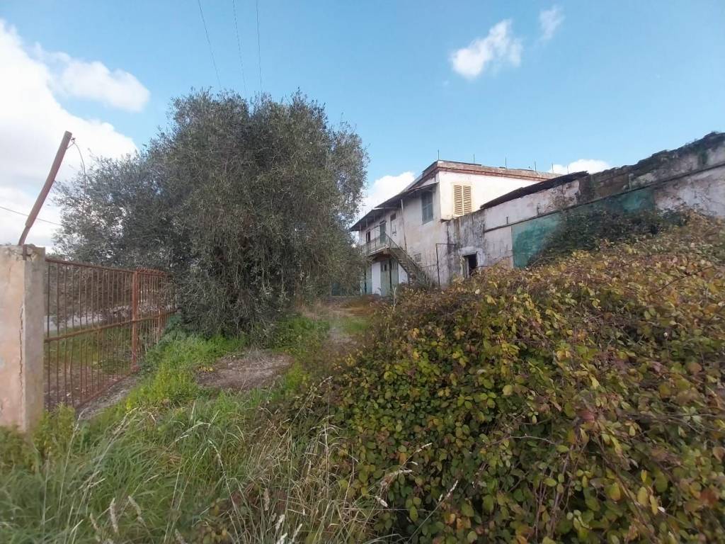 Rustico / casale a Aprilia in Via Carano - Foto 4