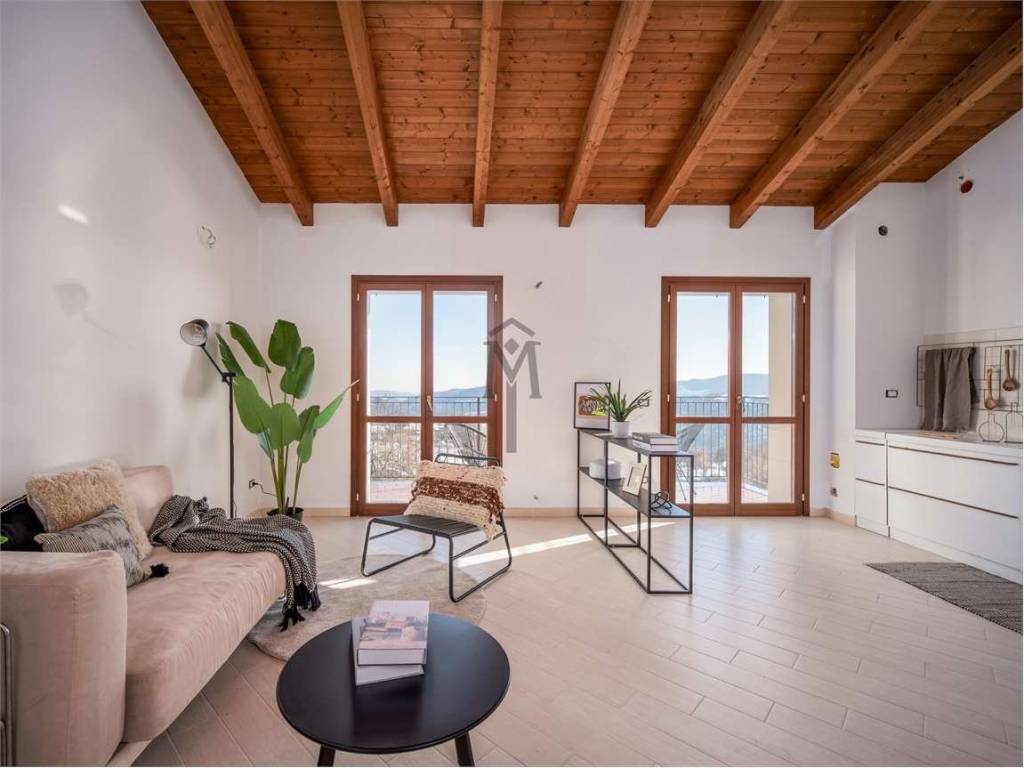 Appartamento a Viano in M.R. BERTOLINI - Foto 2
