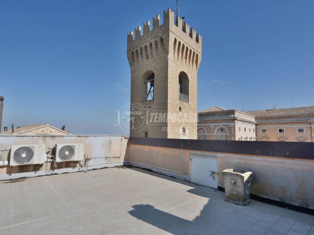 Attico / mansarda a Recanati in Piazza Giacomo Leopardi, 1 - Foto 2