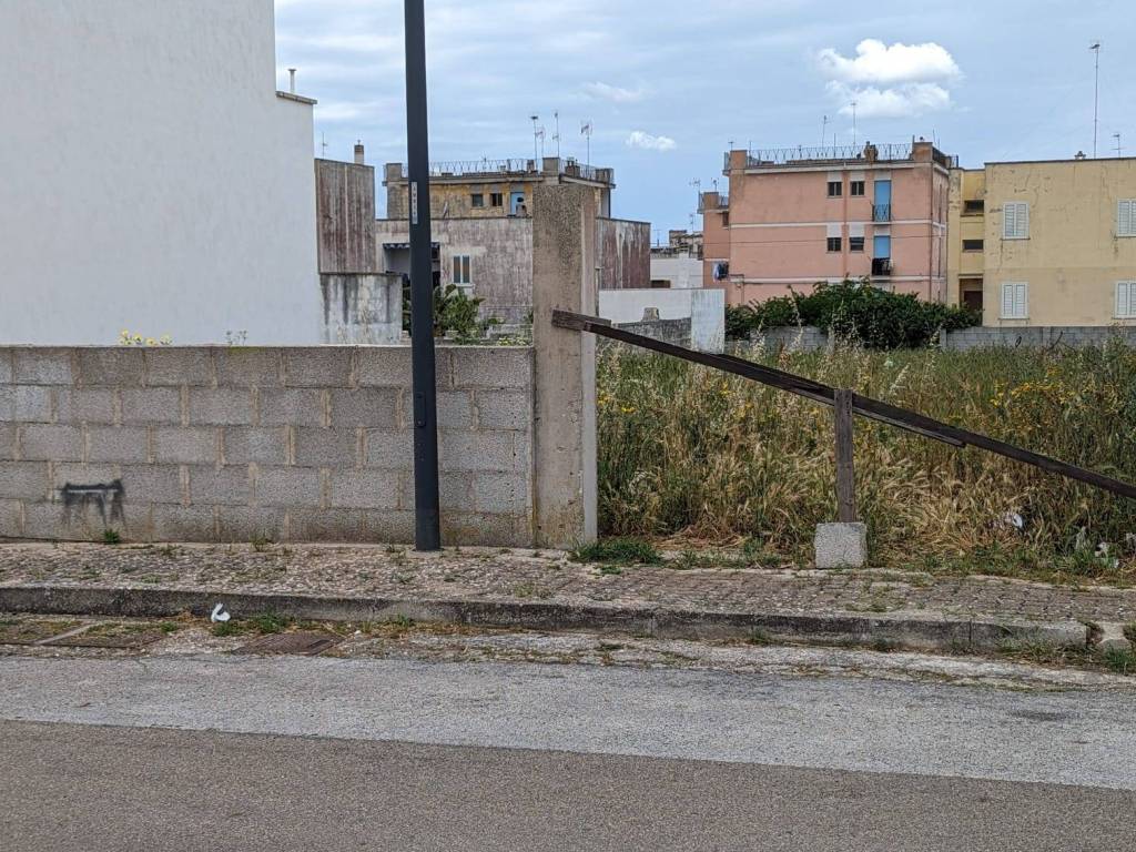 Terreno a Poggiardo in Via Primo Levi, 11 - Foto 3