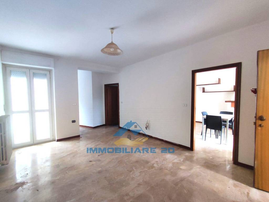 Appartamento a Teramo in Via Alessandro Tassoni - Foto 4